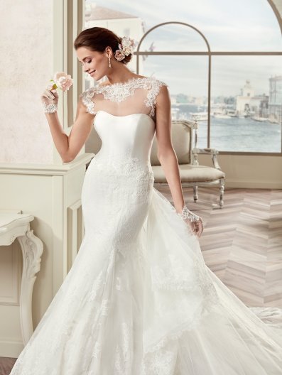 NIAB17289 bridal gown by Nicole Spose